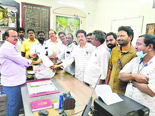 వీఆర్‌ఓలకు ఉద్యోగోన్నతులు
