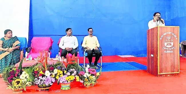 లక్ష్యాల సాధనకు శ్రమించాలి