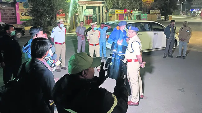 జిల్లాలో 65 డ్రంక్‌ అండ్‌ డ్రైవ్‌ కేసులు