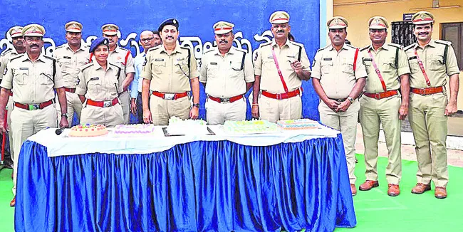 సాంకేతికతతో సేవలందించి లక్ష్యాలను సాధిద్దాం