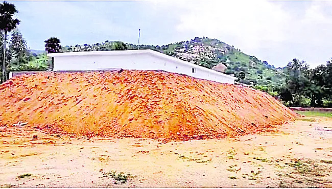 కోర్టు ఆదేశాలు బేఖాతర్‌! 