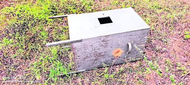 దేవాలయాల్లో హుండీలే టార్గెట్‌ 