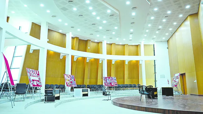 ఐఐటీహెచ్‌లో సృజనాత్మక కళల కేంద్రం 