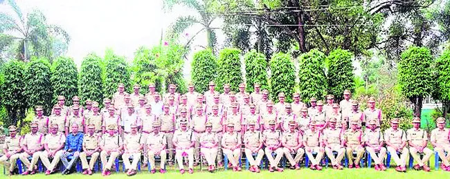 నిర్దేశించుకున్న లక్ష్యాలను చేరుకోవాలి