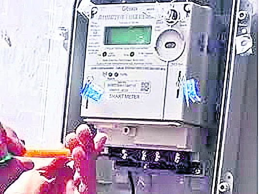 బిల్‌స్టాప్‌ మీటర్లతో ఖజానాకు గండి