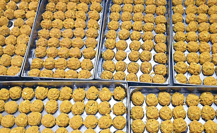 ఒక్క రోజే 5.13 లక్షల లడ్డూల విక్రయం