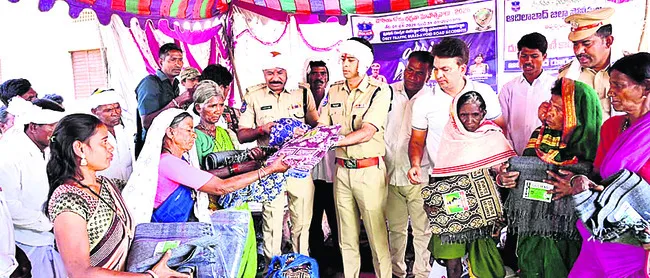 మైనర్‌ డ్రైవింగ్‌ చట్టరీత్యా నేరం