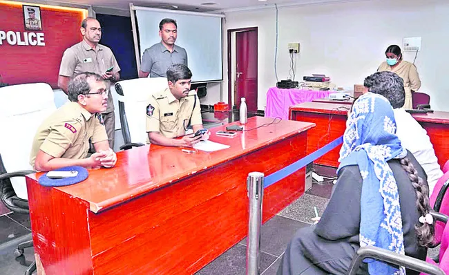 పరిష్కార వేదికకు  122 వినతులు 