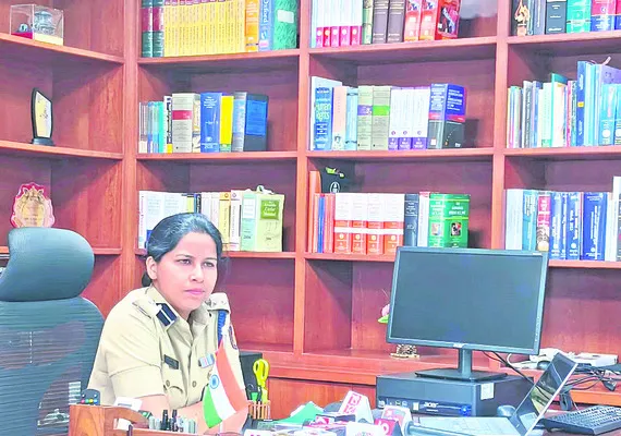 ఖనిజం అక్రమ రవాణా అరికడతాం