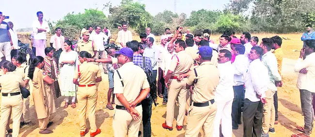 ‘లింక్‌ కెనాల్‌’ సర్వే అడ్డగింత