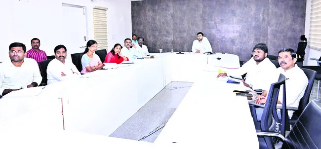 వడ్డీలేని రుణాలను త్వరగా పంపిణీ చేయండి