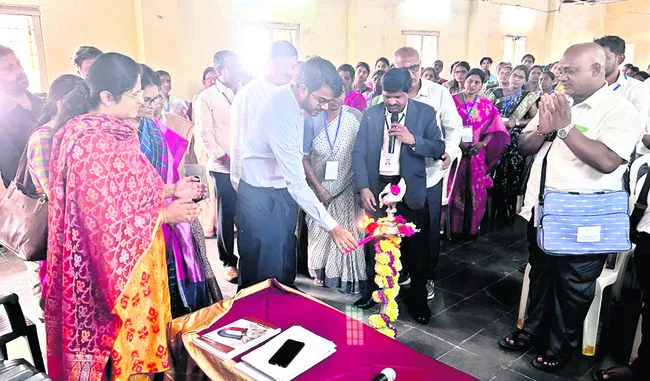 ప్రజలు మెచ్చేలా పాలన సాగించాలి 