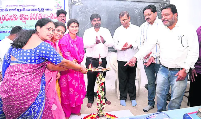 ఐదేళ్లు సర్పంచులకు పరీక్ష