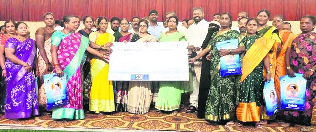 జిల్లా నుంచే సంక్షేమ పథకాల అమలు 