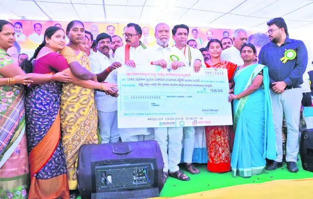 చదువుతోనే సమాజంలో మార్పు 