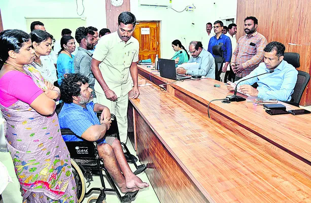 సమస్యలు పరిష్కరించాలని వినతి