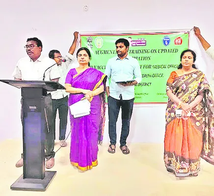 ప్రతి బిడ్డకు టీకాలు వేయాలి 