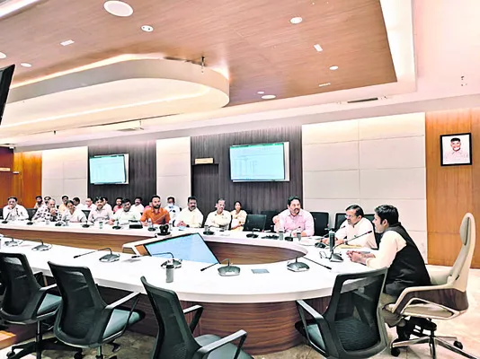 భూ సేకరణను వేగవంతం చేయాలి 