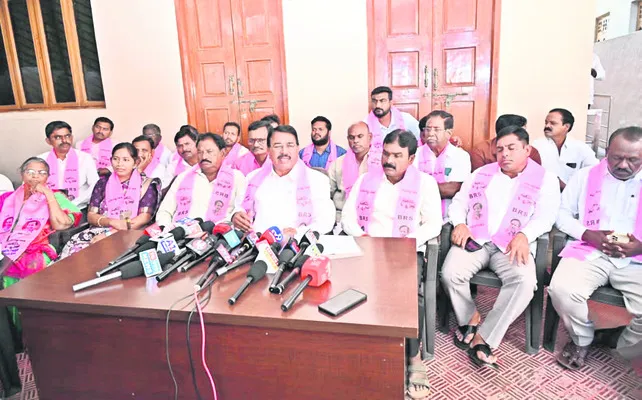 జిల్లాల రద్దు అవివేకం : మాజీ మంత్రి 