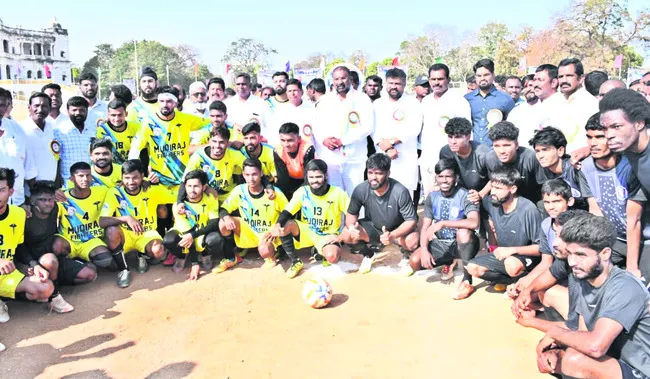 మాధవరెడ్డి జీవితం స్ఫూర్తిదాయకం 