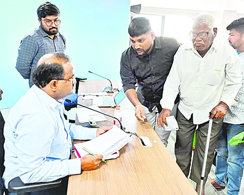 గణతంత్ర వేడుకలకు సిద్ధం కావాలి