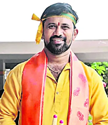 సంప్రదాయ కళలను ప్రోత్సహించాలి 
