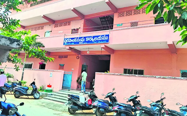 ఆ ముగ్గరూ పోటీకి దూరం