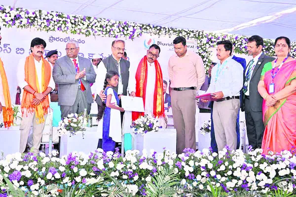 సామాజిక సేవలు అభినందనీయం 