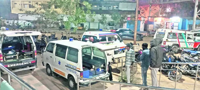 ప్రయివేట్‌ అంబులెన్సుల ఇష్టారాజ్యం