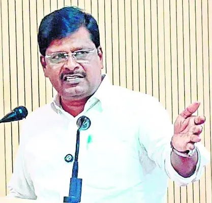 తాకట్టు పెడుతున్నారు 
