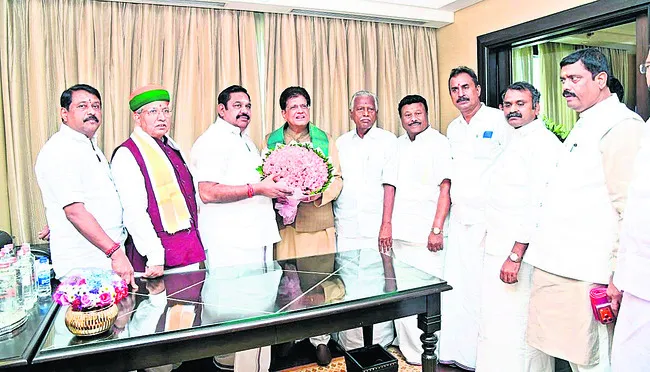 ● సీట్ల పంచాయితీపై కుస్తీ ● ప్రధాన పార్టీలతో నేడు సమావే