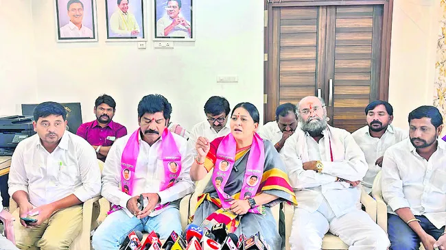 అక్రమ కేసులకు భయపడేది లేదు