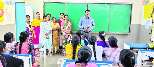 వందశాతం ఉత్తీర్ణత సాధించాలి