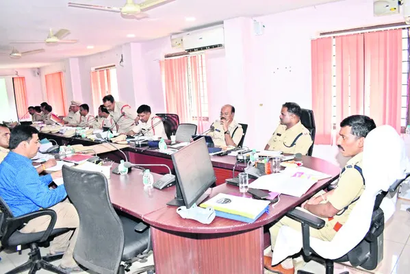 ఎన్నికలు ప్రశాంతంగా నిర్వహించాలి