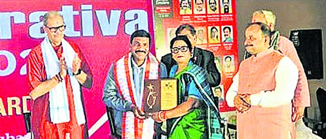 కొట్‌పాడ్‌ ఎమ్మెల్యేకు ఉత్తమ పార్లమెంటేరియన్‌ అవార్డు 