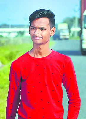 టైరు మారుస్తుండగా.. 