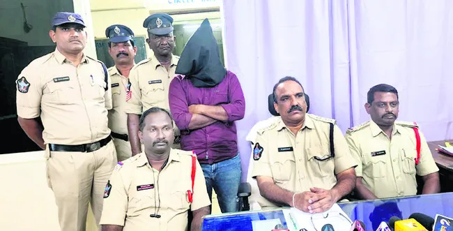 ఆర్థిక లావాదేవీలతోనే స్నేహితుడి హత్య 