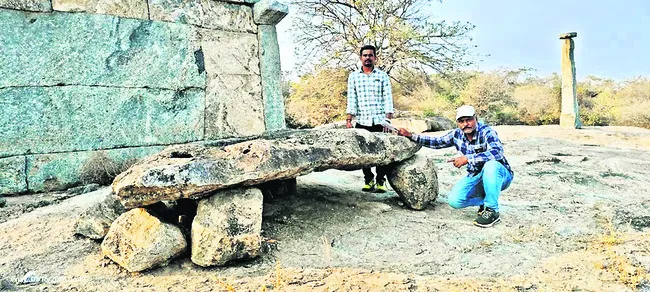 గుండెపూడిలో ఆదిమానవుల ఆవాసం