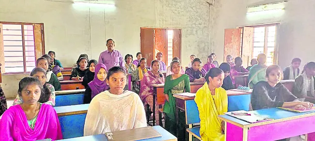 ఆంగ్ల ప్రాక్టికల్స్‌ పరీక్షలు ప్రారంభం 