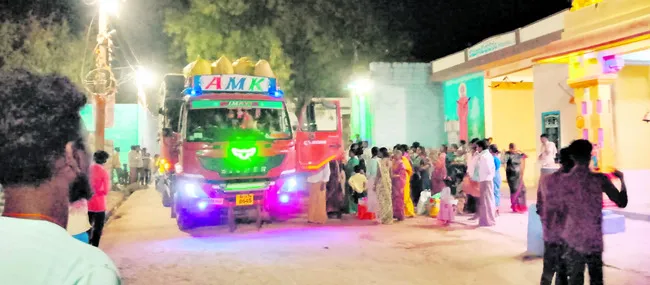 కన్నీటి పయనం! 