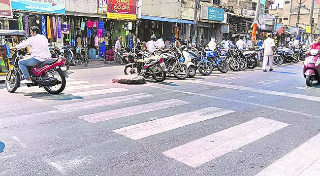 ● రూ.25 వేలు ఖర్చు అయ్యే పనికి  రూ.1.50 లక్షల వరకు చెల్