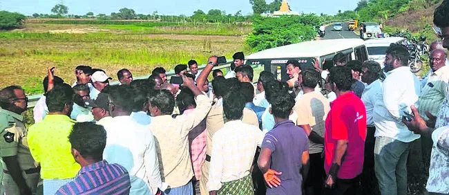 పరిగిలో ఉద్రిక్తత 