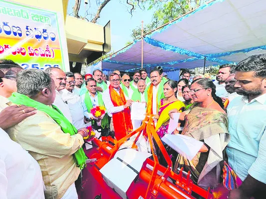 రైతు ముంగిట్లోకే శాస్త్రవేత్తలు 