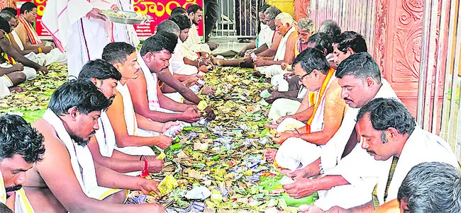 వాడపల్లి ఆలయానికి రూ.2.06 కోట్ల ఆదాయం