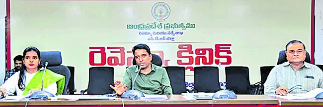 గణతంత్ర స్ఫూర్తితో వేడుకలకు సిద్ధం కండి 