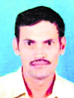 స్కూటీని ఢీకొన్న ట్రాక్టర్‌... వ్యక్తి మృతి 