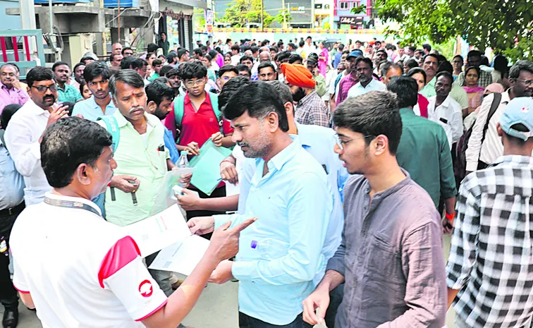 Dissatisfaction with the JEE on the first day