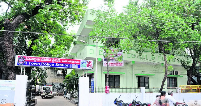 అన్నింటా పైసా వసూల్‌ 