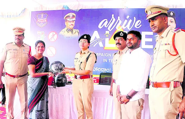 రహదారి భద్రత అందరి బాధ్యత