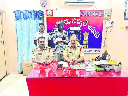 గంజాయి తరలిస్తున్న వ్యక్తి అరెస్టు 